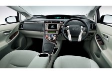 Toyota-Prius-PHV-Rechargeable-4.jpg