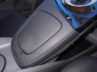 Toyota-Prius-PHV-Rechargeable-8.jpg