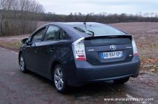 Prius-3-Balai-Essui-Glace-AR-Version-Europe.JPG