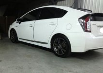 Prius_3_Blanc_Jante_TRD_Plus.jpg