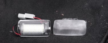 Bas_Portière_LED_Toyota_3.JPG