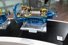 Aisin_Tranmission_Hybride_2moteur_Lexus.JPG