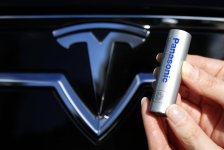 Panasonic_18650_Accumulateur_Tesla.jpg