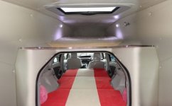 Toyota_Prius_3_2009_Camper_Car_intérieur.jpg