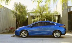 Chevrolet_Volt_2_2016_Profil.jpg