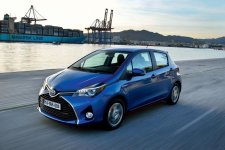 Toyota_Yaris_hybride_2015.jpg
