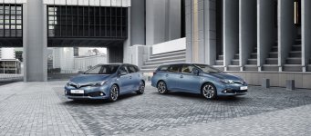 Toyota_Auris_TS_HSD_2015_Salon_Genève.jpg