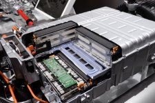 Audi_Q7_e-Tron_Quattro_Batterie_Li_ion_17kWh.JPG
