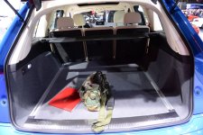 Audi_Q7_e-Tron_Quattro_intérieur_Coffre.JPG