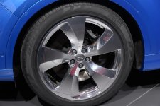 Audi_Q7_e-Tron_Quattro_Jante.JPG