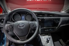 Toyota_Auris_restylée_2015_intérieur_Tableau_Bord.jpg