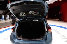 Toyota_Auris_hybride_2015_coffre.JPG