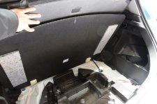 Toyota_Auris_hybride_2015_sous_Coffre.JPG