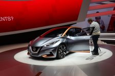 Salon_Genève_Coulisse_Nissan.JPG