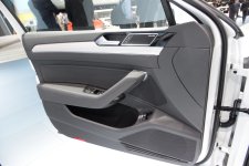 Volkswagen_Passat_GTE_Portière.JPG