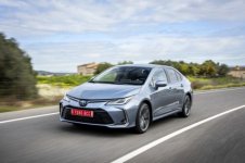 500_corolla-sedan-1.8l-grey-2019-025-824753.jpg