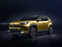 500_toyota-new-yaris-cross-frontleft.jpg