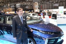 Hirose_Katsuhiko_Salon_Genève_2015_Mirai.JPG Hirose_Katsuhiko_Salon_Genève_2015_Mirai.JPG