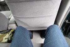 Toyota_Prius_1997_place_jambe.JPG