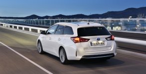 Toyota_Auris_Hybride_Touring_Sports.jpg