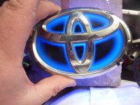 Tutoriel_Modification_emblème_Toyota_Rétroéclairé_7.JPG