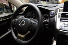Lexus_NX300h_volant.JPG