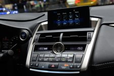 Lexus_NX300h_écran_multimédia.JPG