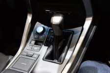 Lexus_NX300h_touchpad.JPG