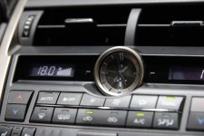 Lexus_NX300h_horloge.JPG