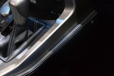 Lexus_NX300h_contour_central_cuir.JPG
