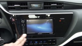 Scion_iM_Auris_screen_Pionneer.JPG