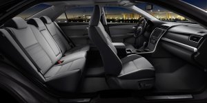 2016_Toyota_Camry_Interior_2[1].jpg