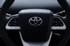 2015_Toyota-Prius_26.jpg