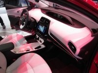 Toyota_Prius_4_2016_intérieur_Blanc.JPG