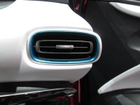 Toyota_Prius_4_2016_ventilation.JPG