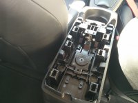 Installation_Accoudoir_Toyota_Prius_2012_3.jpg Installation_Accoudoir_Toyota_Prius_2012_3.jpg