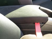 Installation_Accoudoir_Toyota_Prius_2012_1.jpg Installation_Accoudoir_Toyota_Prius_2012_1.jpg