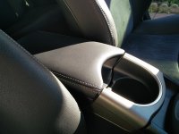 Prius_3_2012_Accoudoir_Lounge_Cuir_2.jpg Prius_3_2012_Accoudoir_Lounge_Cuir_2.jpg