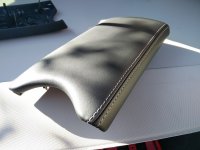 Prius_3_2012_Accoudoir_Lounge_Cuir_1.jpg Prius_3_2012_Accoudoir_Lounge_Cuir_1.jpg