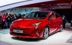 Toyota_Prius_4_2016_Rouge.jpg
