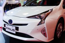 Toyota_Prius_4_2016.jpg