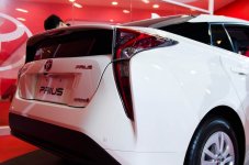 Toyota_Prius_4_2016_Hayon.jpg