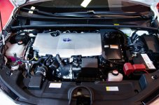 Toyota_Prius_4_2016_Compartiment_Moteur.jpg