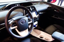Toyota_Prius_4_2016_intérieur.jpg