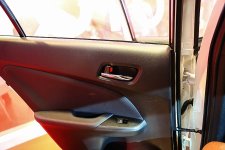 Toyota_Prius_4_Portière_Plastique.jpg