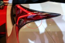 Toyota_Prius_4_2016_Pare_Choc_Arrière.jpg