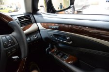 Lexus_LS600hL_2015_finition.JPG