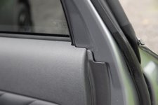 @hybridlife.org_Outlander_PHEV_2016_panneau_portière.JPG