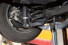 Toyota Prius 3 Ressort suspension arrière.JPG Toyota Prius 3 Ressort suspension arrière.JPG