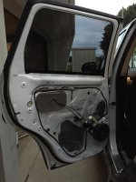 Mitsubishi_Outlander_PHEV_portière_arrière_insonorisation_origine.jpg